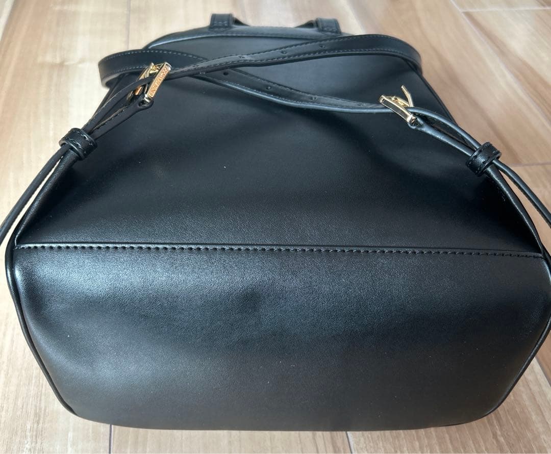 MICHAEL KORS ブラックレザーバックパック
