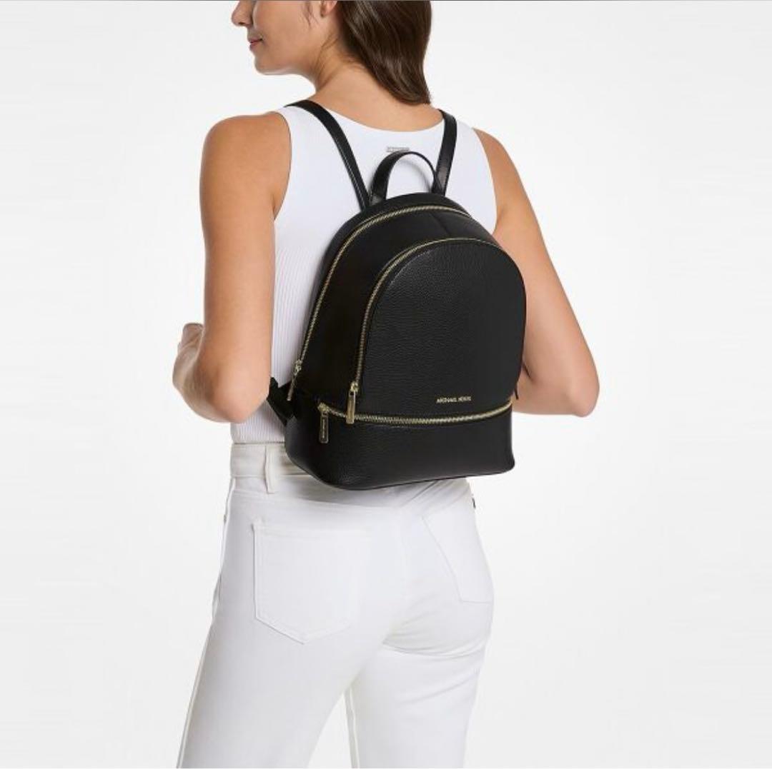 MICHAEL KORS ブラックレザーバックパック