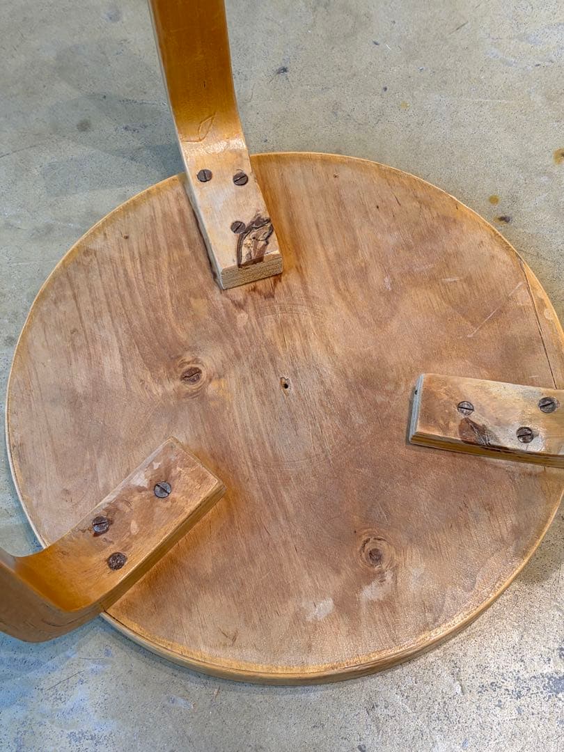 希少・low】Artek スツール60 ローバージョン ブルーリノリウム - メルカリ