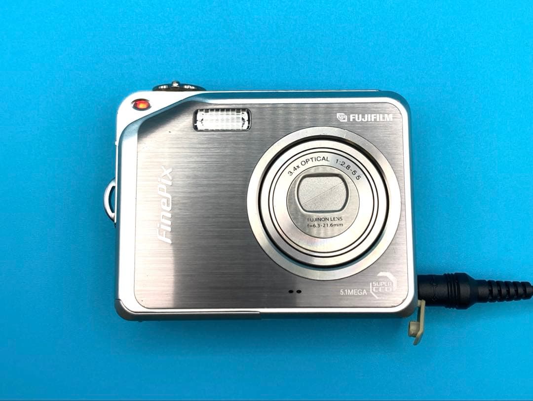 【動作確認済】FUJIFILM FinePix V10 コンデジ