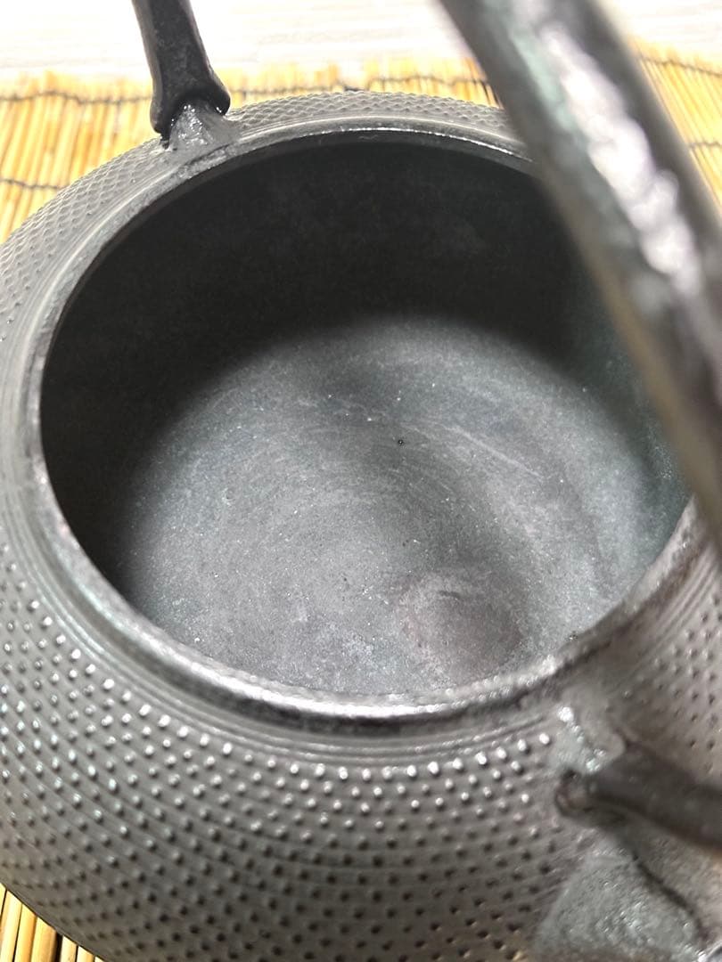 未使用品、供箱、付属品付 南部盛榮堂OIGEN造 算玉アラレ 南部鉄瓶