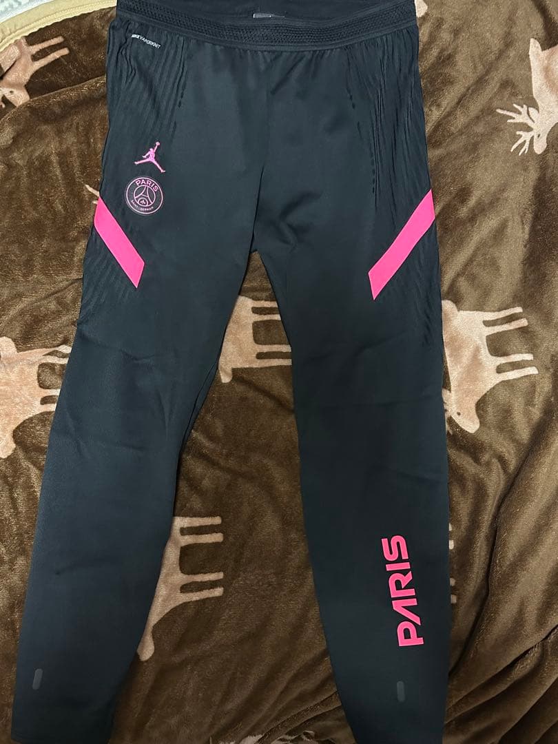 パリサンジェルマンヴェイパーニット上下セット