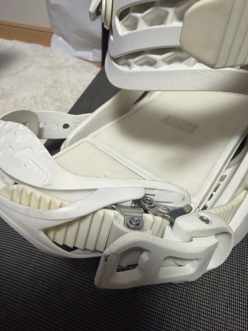 フラックス xf 24-25 ホワイト　Sサイズ