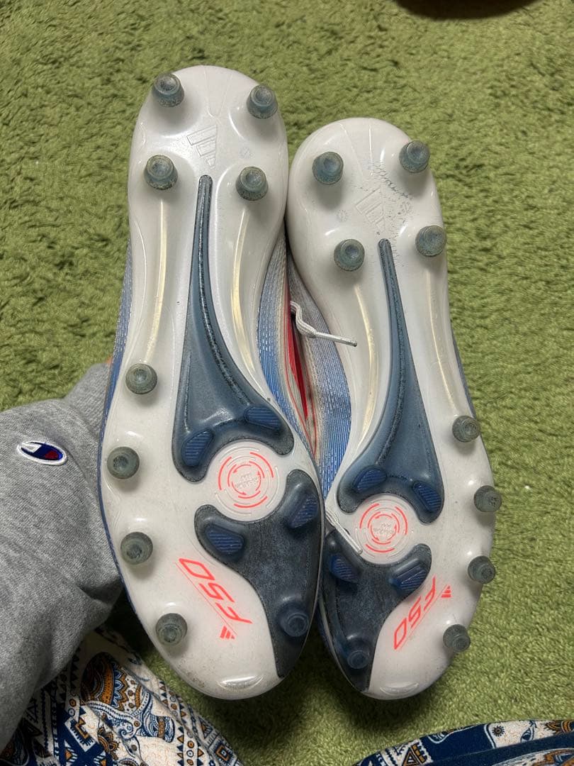 F50 サッカーシューズ スパイク ホワイト/ブルー/レッド