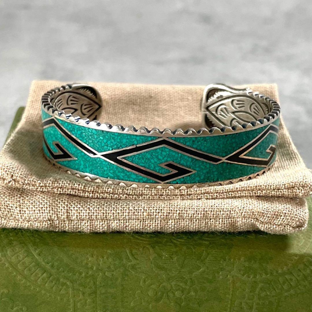 未使用・箱付き　グッチ　キャットヘッド　バングル　シルバーリング 925 石付き