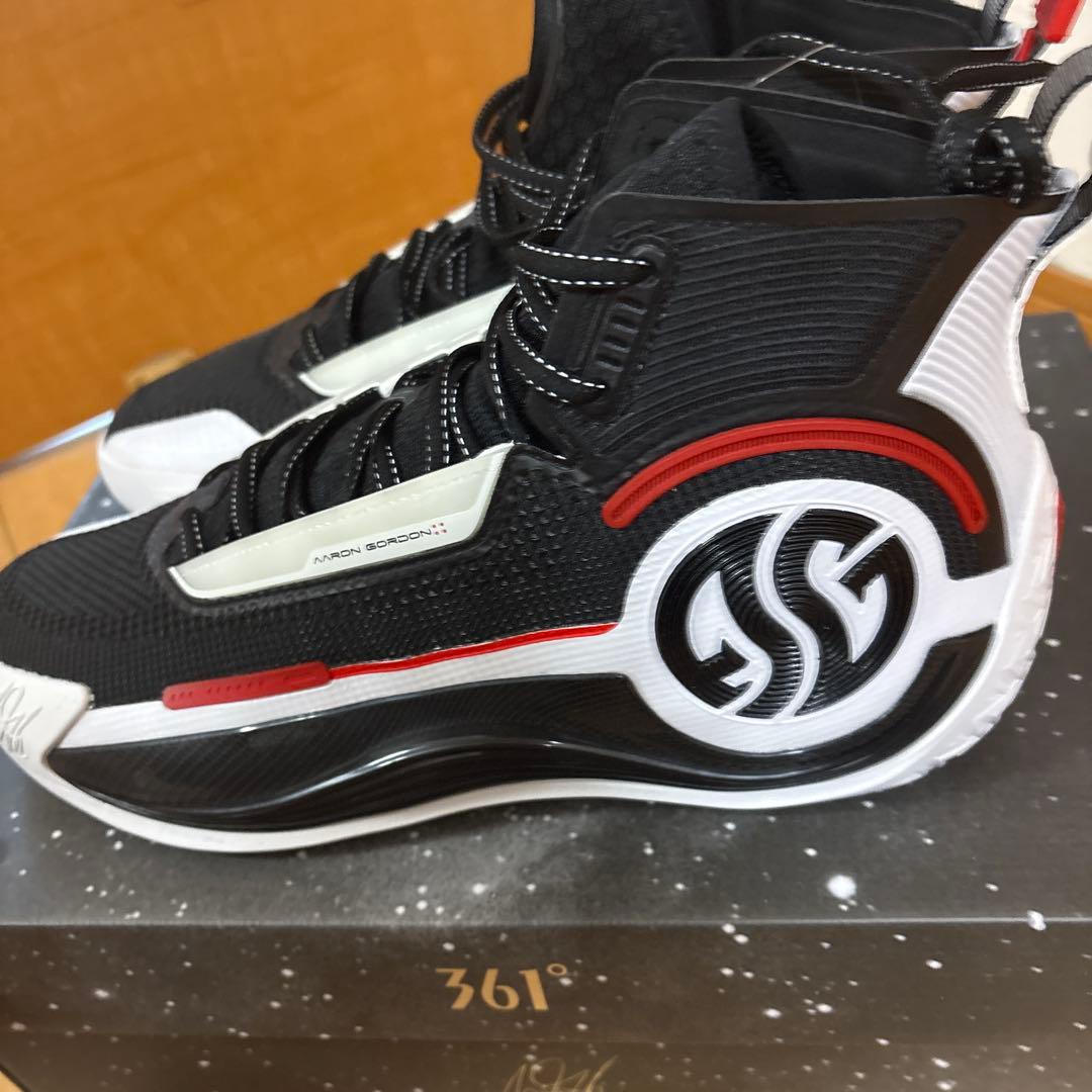 バッシュ361°アーロンゴードン4 soar 28.０cm 箱あり