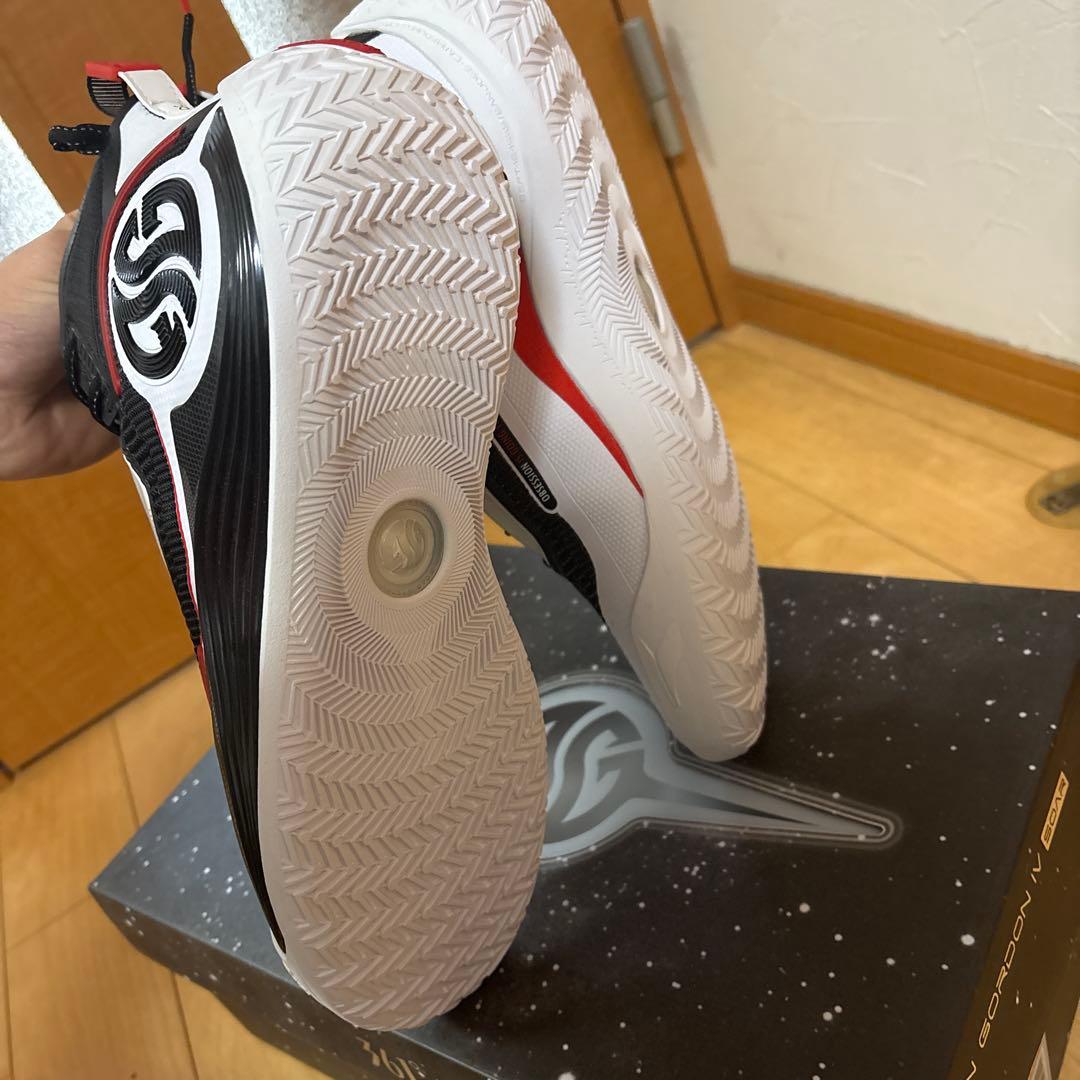 バッシュ361°アーロンゴードン4 soar 28.０cm 箱あり