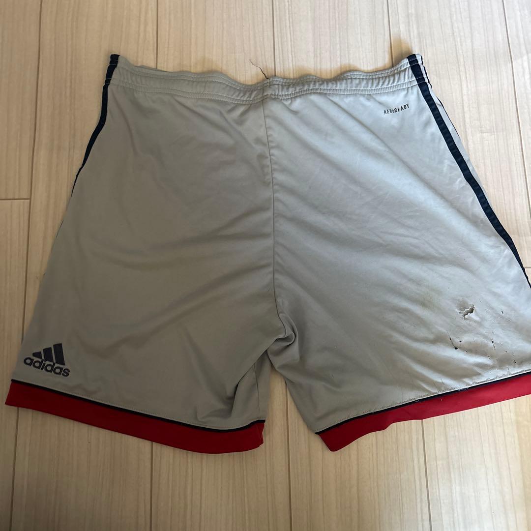 RYUTSU KEIZAI Univ. adidas