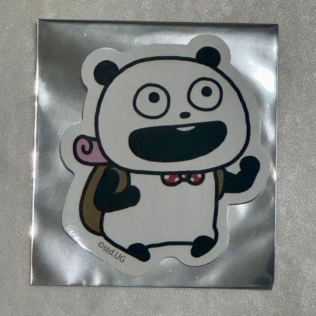 スタジオUG×ラウンドワン【限定ステッカー】ごきげんぱんだ - メルカリ
