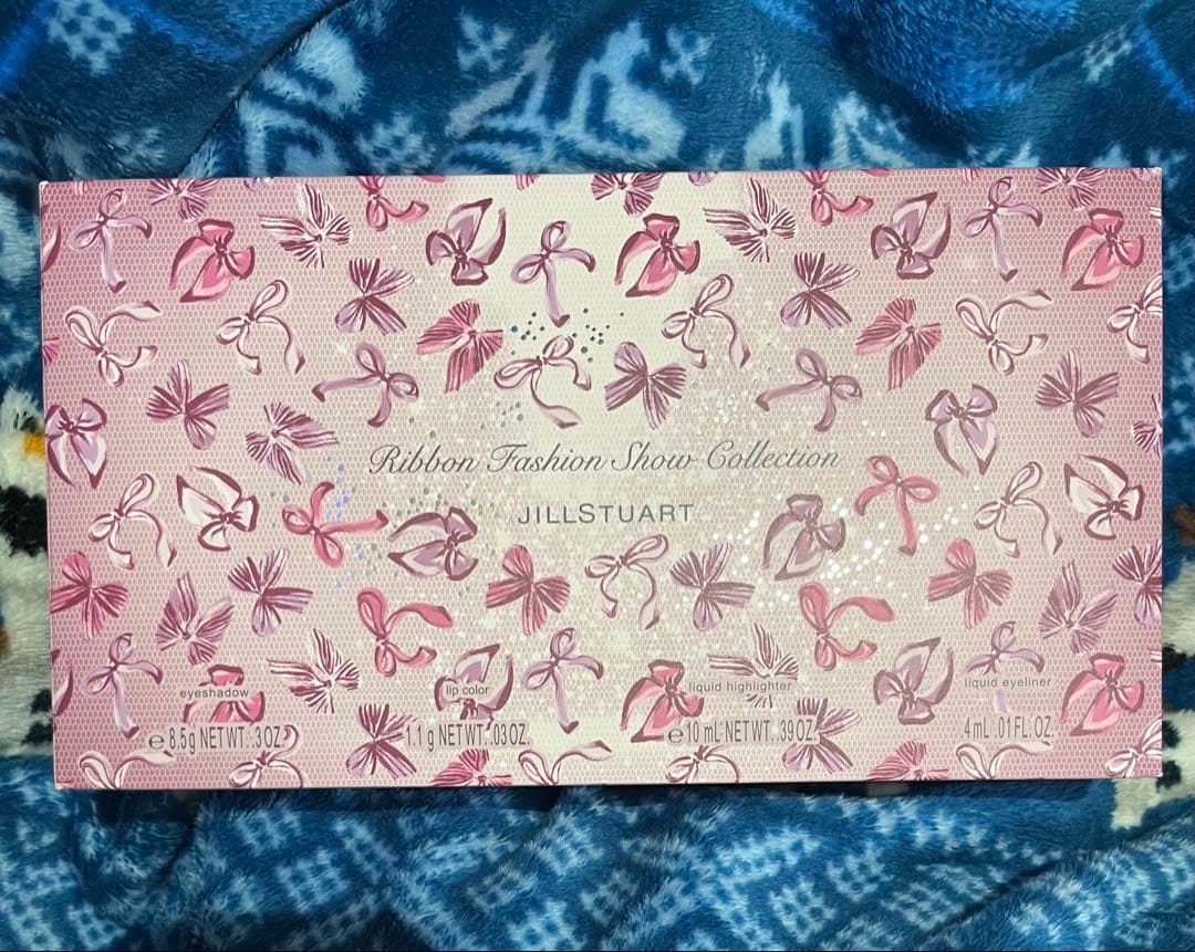 JILLSTUART クリスマスコフレ 2025 リボンファッションショー