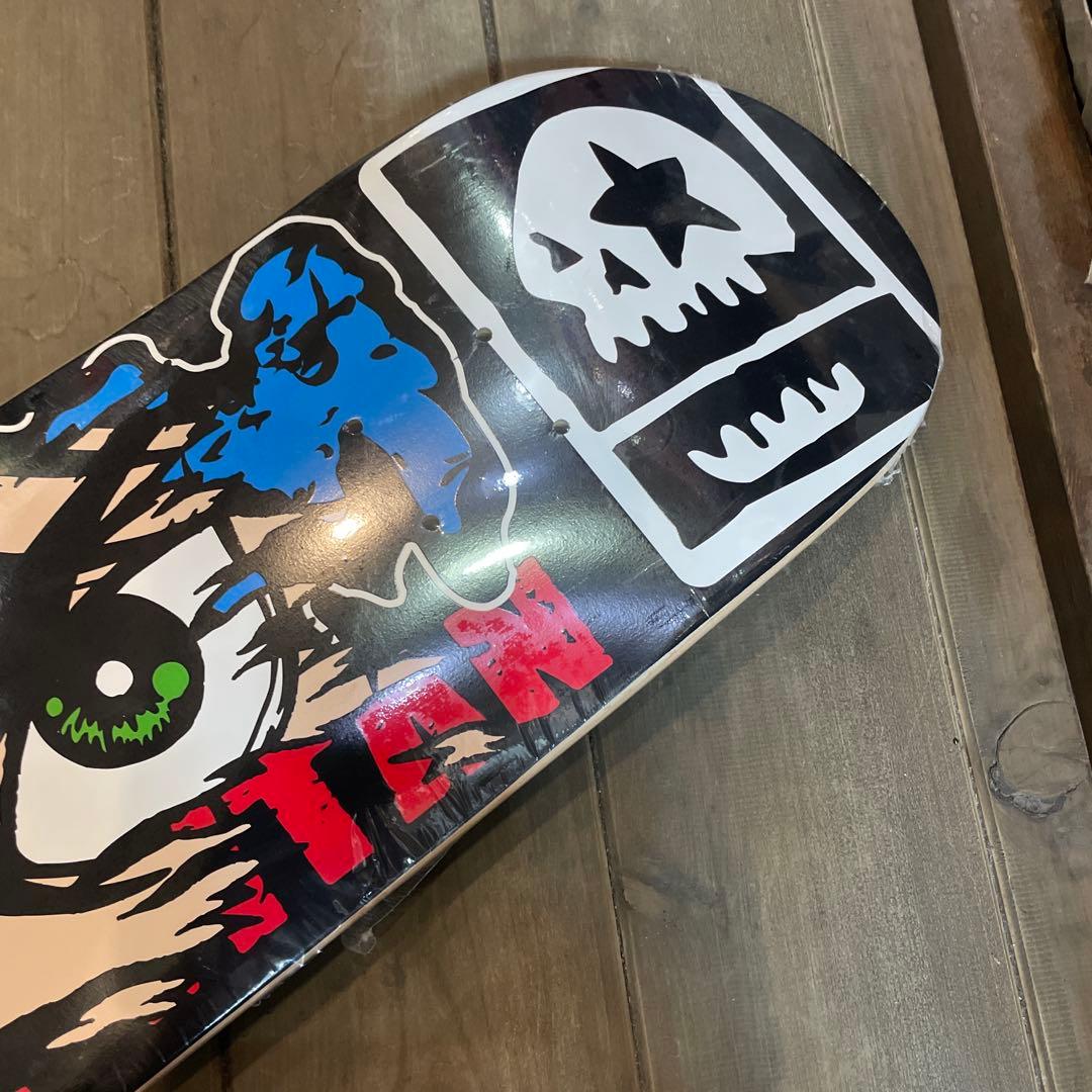 マジカルモッシュ　コラボ　進撃の巨人　スケボーデッキ　8インチ×31.4