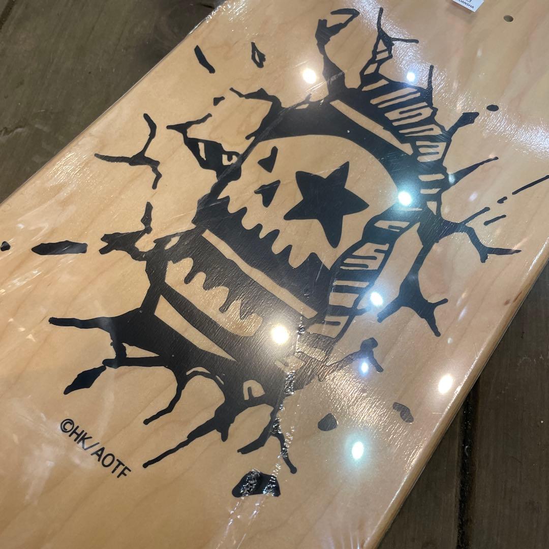 マジカルモッシュ　コラボ　進撃の巨人　スケボーデッキ　8インチ×31.4