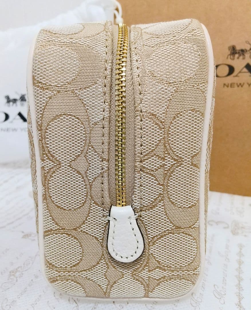 COACH コーチ シグネチャー ベージュ コスメポーチ 保存袋・箱付き