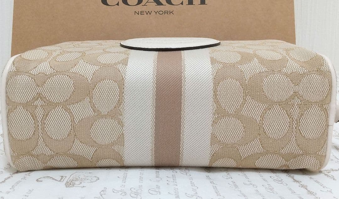 COACH コーチ シグネチャー ベージュ コスメポーチ 保存袋・箱付き