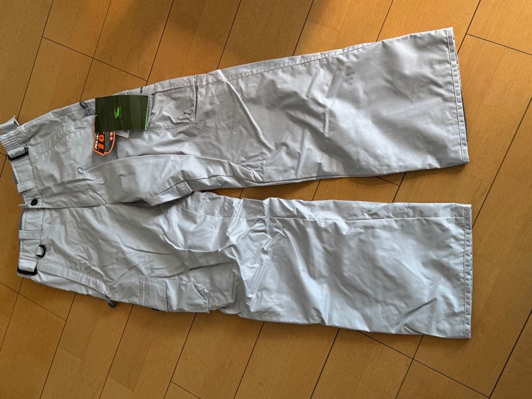 新品未使用】ESTIVO 水色 スキー・スノーボードウェア ・上下 - メルカリ