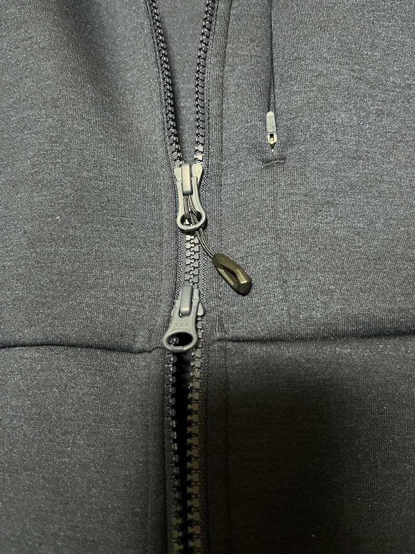 美品　MAMMUT 厚手フード付きジャケット ネイビー