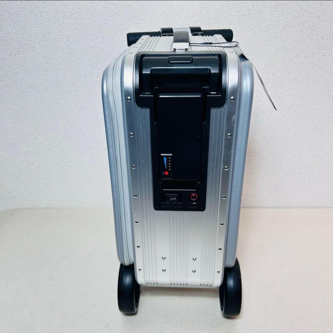 【美品】乗れるスーツケース　Airwheel SE3S シルバー