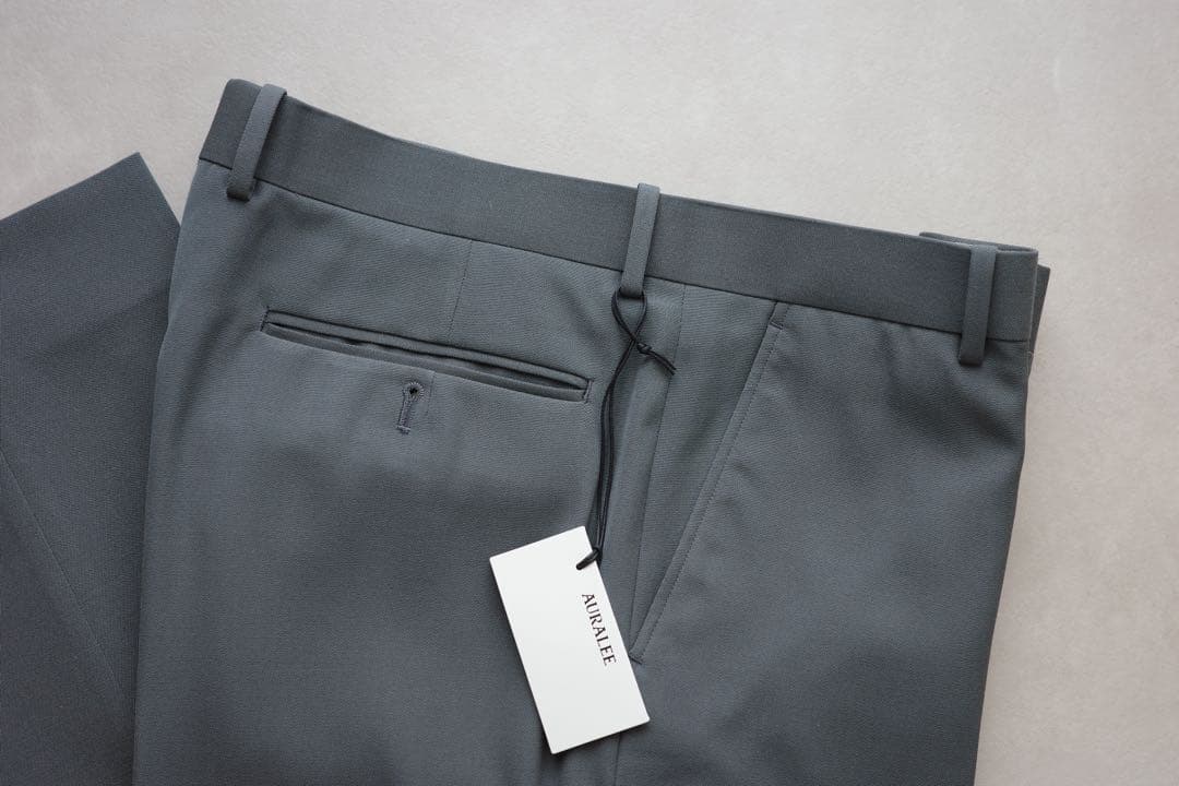 スーツ AURALEE light wool max gabardine slacks