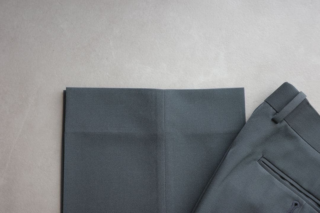 スーツ AURALEE light wool max gabardine slacks