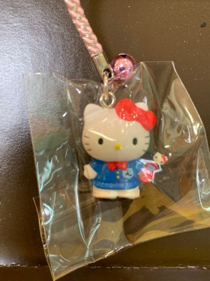 ハローキティ ストラップ クラブ活動は帰宅部キティ 昭和レトロ - メルカリ