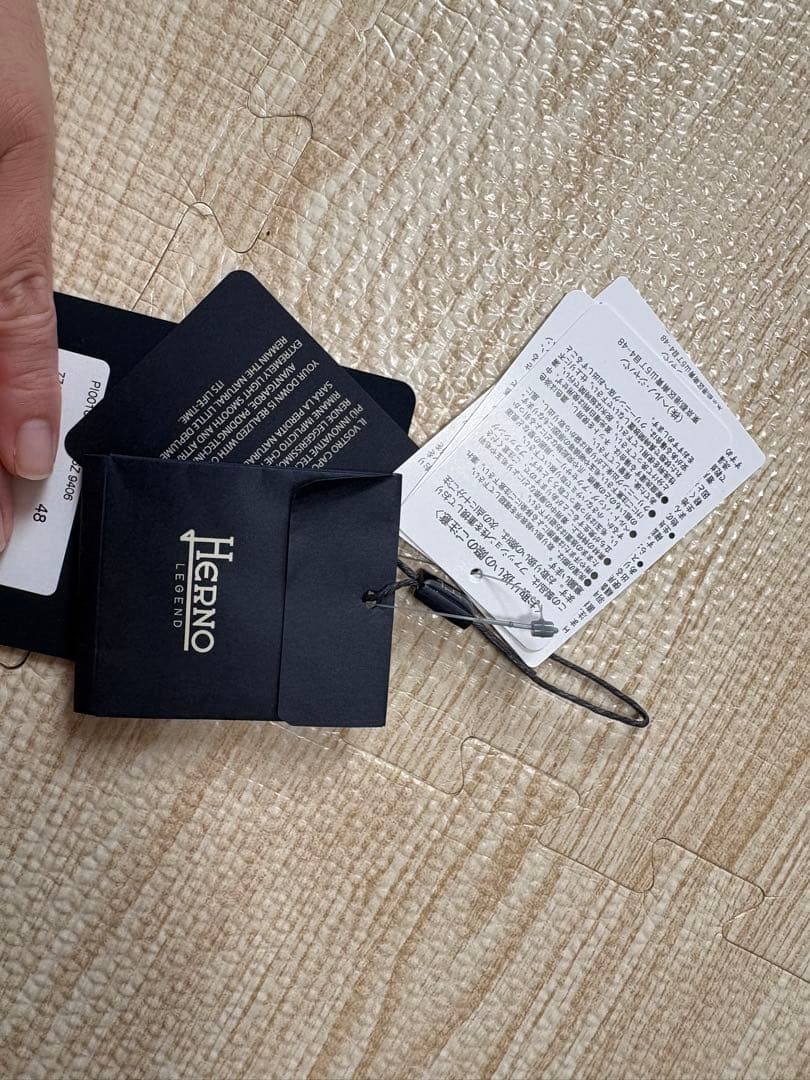 【一度のみ試着新品極上品】ヘルノ ダウンジャケット 48軽暖 グレーM Lサイズ