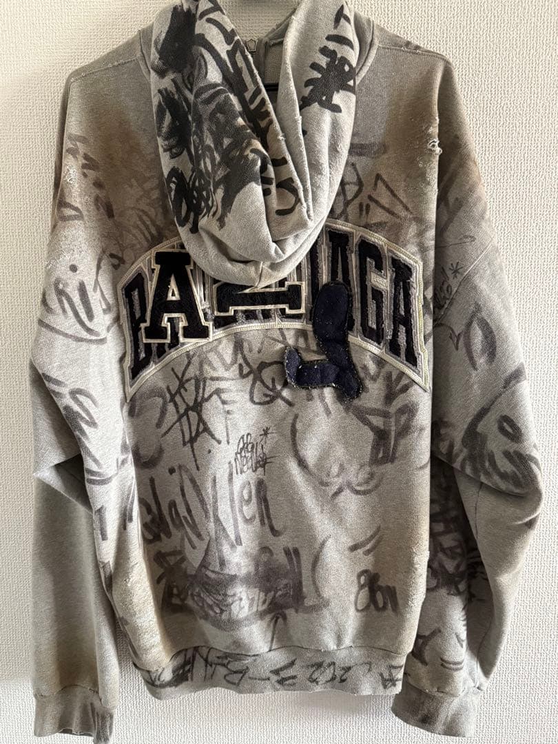 トップス BALENCIAGA Skater graffiti foodie