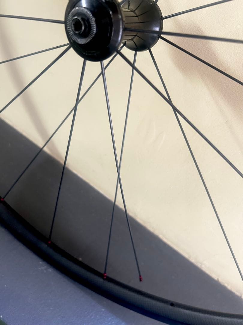 鬼軽な0.50g！【カーボンホイール前輪】スポーク外れ品