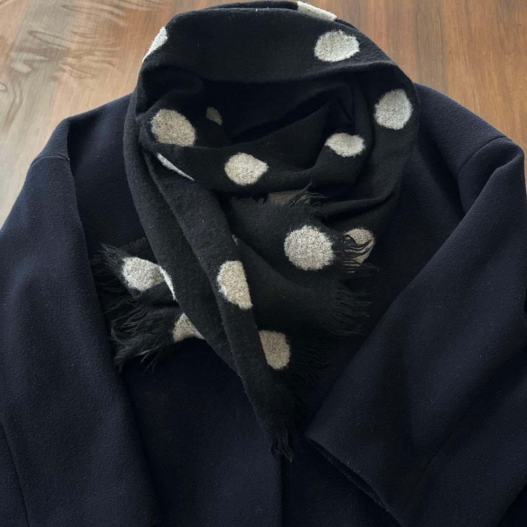 ビアズリー ウール縮絨ストール　ブラック×ドット