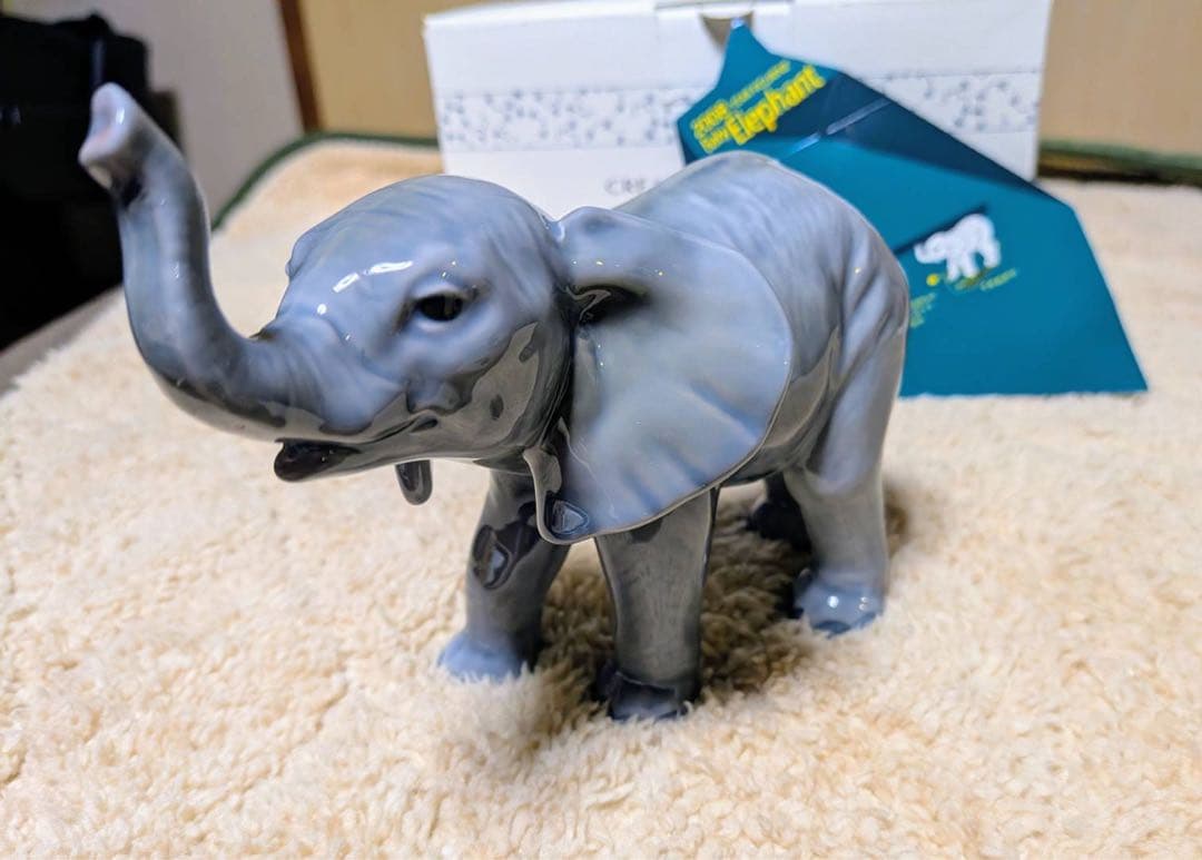 ロイヤルコペーハーゲン　フィギリン 陶器製 グレーの象の置物 箱付き