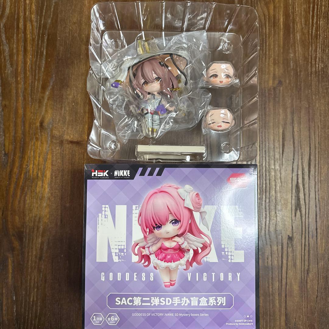 勝利の女神:NIKKE ニケ SDフィギュア デフォルメフィギュア 紅蓮