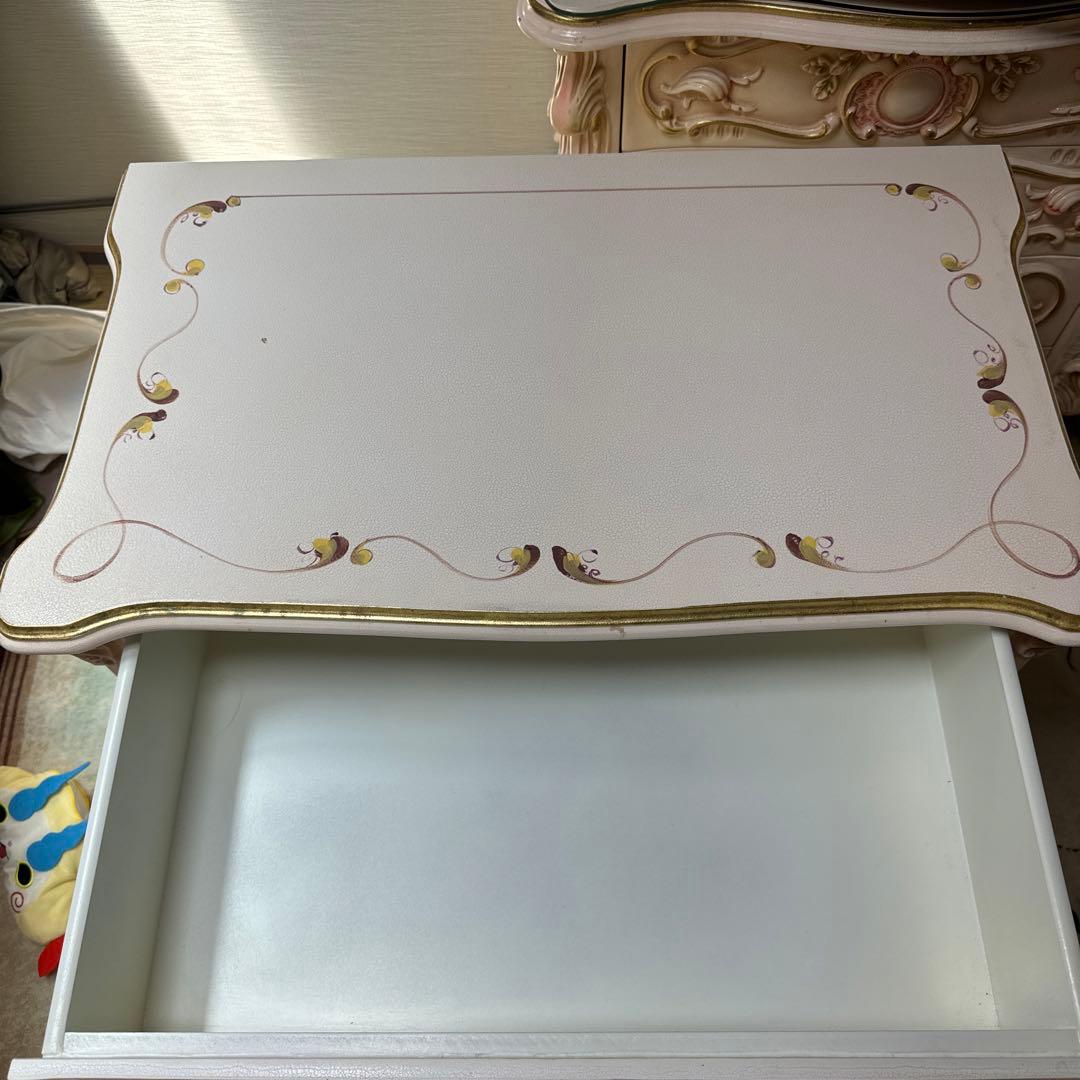 ロココ調　3段チェスト　山崎ページ