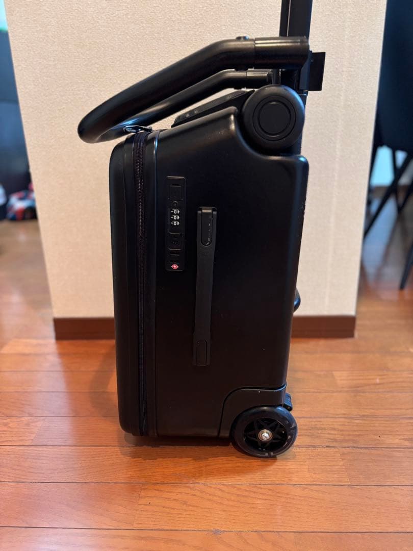 キッズトラベル　キャリーNEO 子ども乗れるキャリーケース