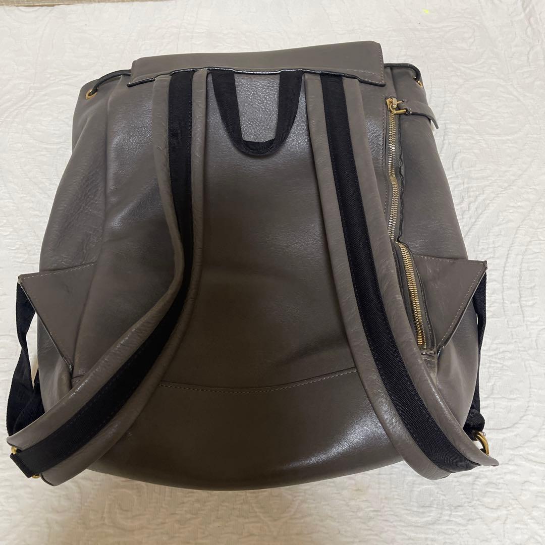 マルニ　MARNI グレーレザーリュック