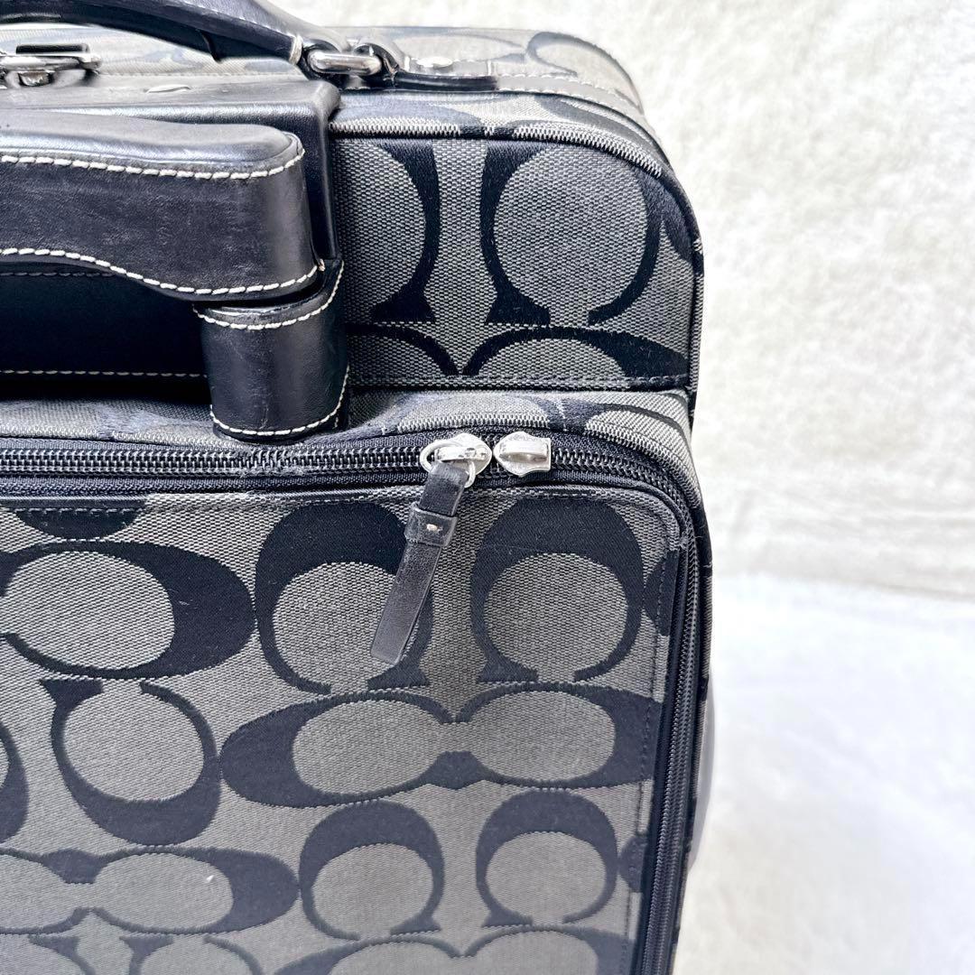 バッグ COACH Signature Carry On Luggage rare