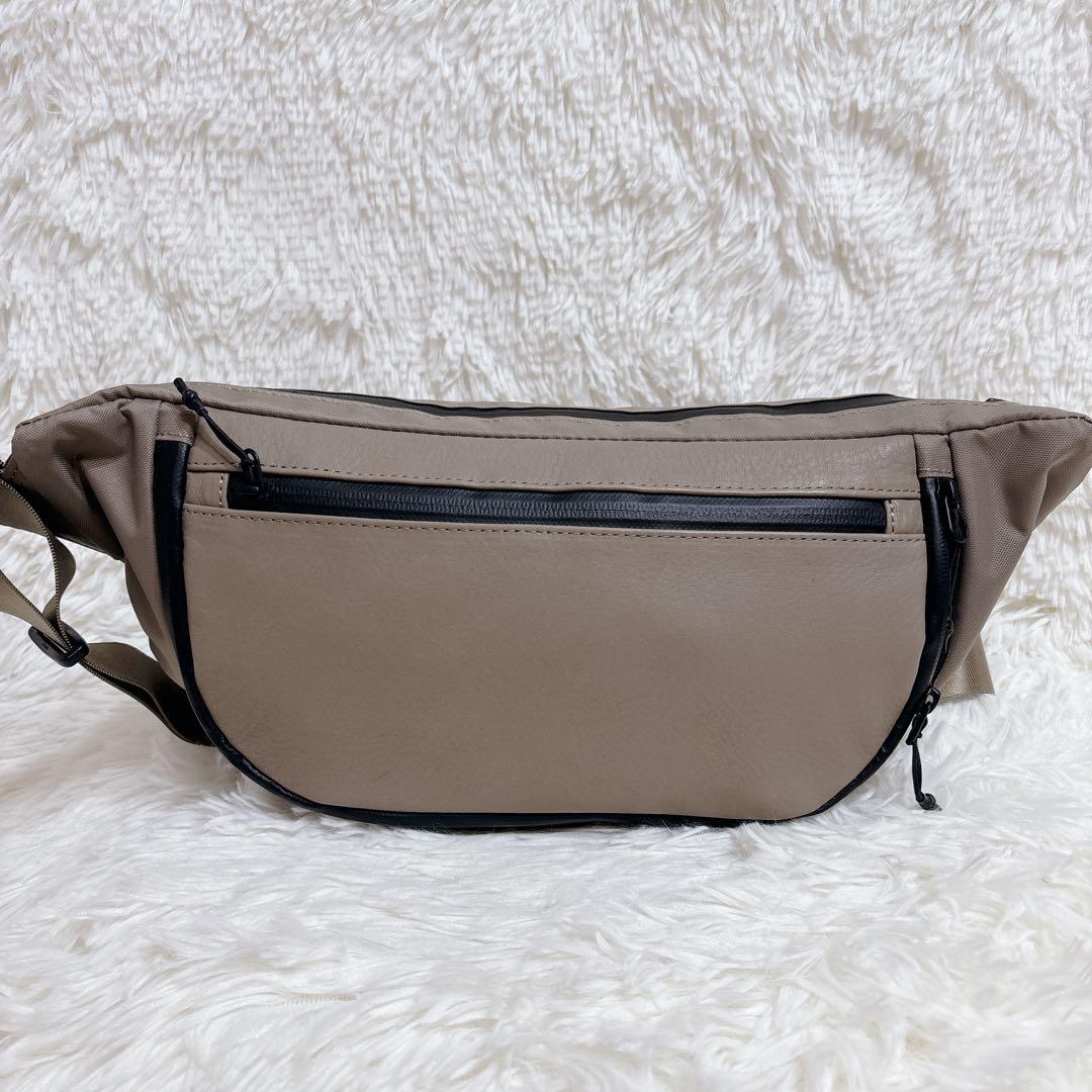 イアパピヨネ　ボディバッグ　ベージュ　即日発送