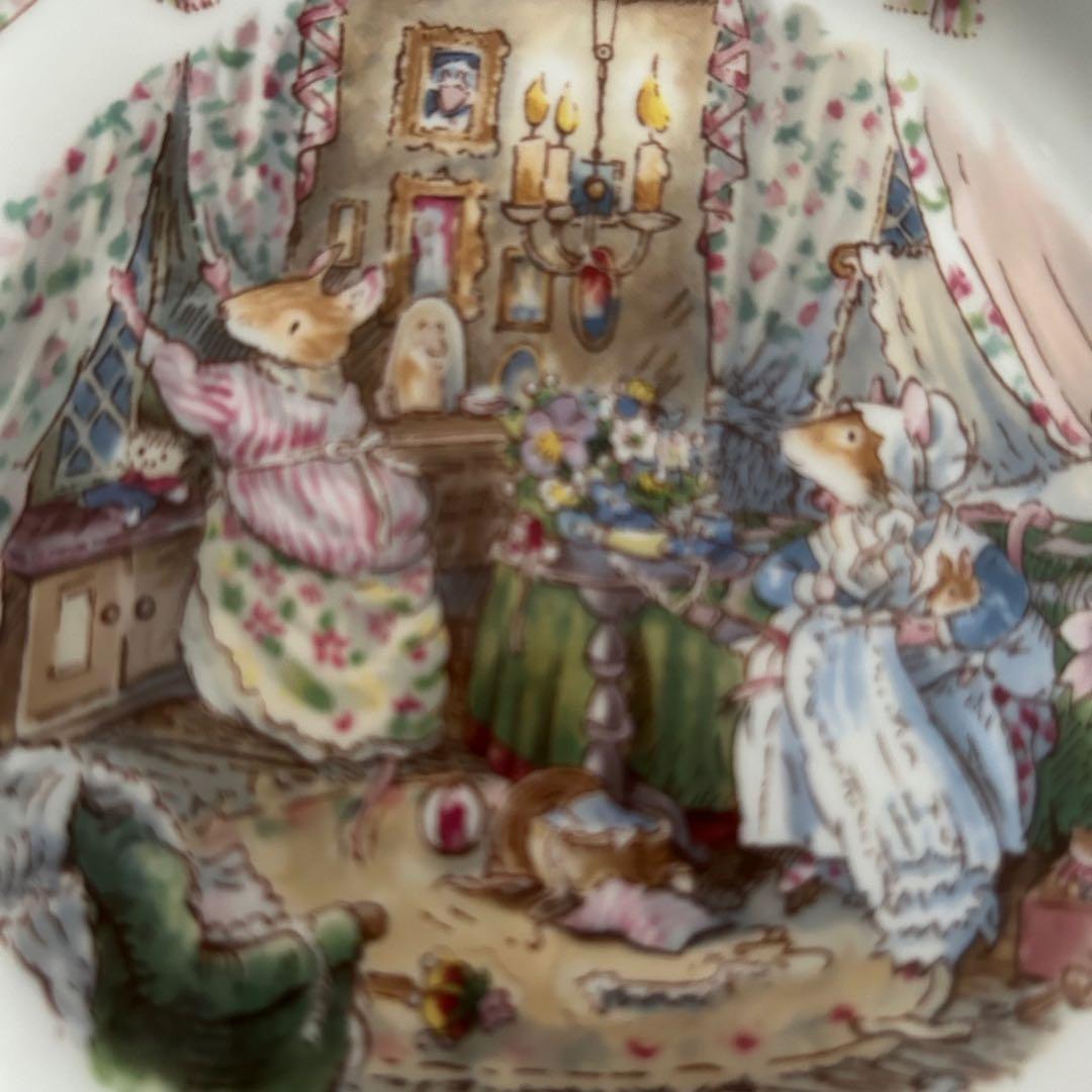 ロイヤルドルトン　ブランブリーヘッジ　のばらの村のものがたり　プレート　2004