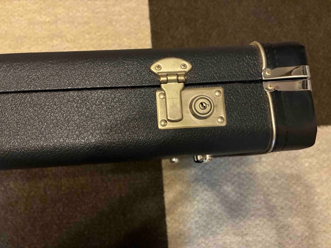 ベース用ハードケース　英国製チェイニー金具　美品　リッケンがぴったり入ります