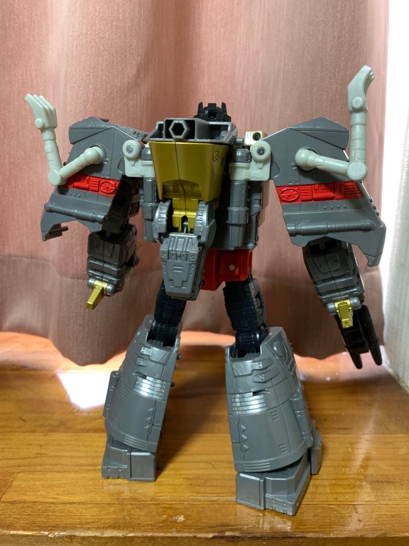 トランスフォーマー　スタジオシリーズ　グリムロック