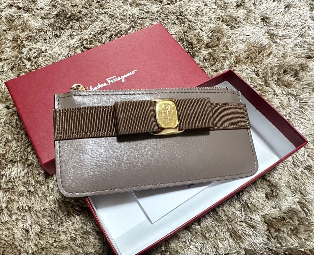 【最終SALE】Ferragamo フェラガモ カードケース ケース