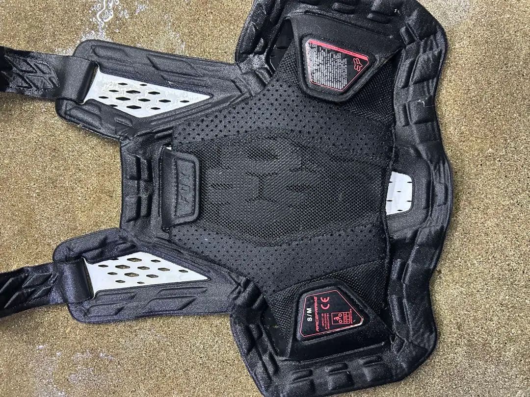 Fox プロテクター M/L ブラック