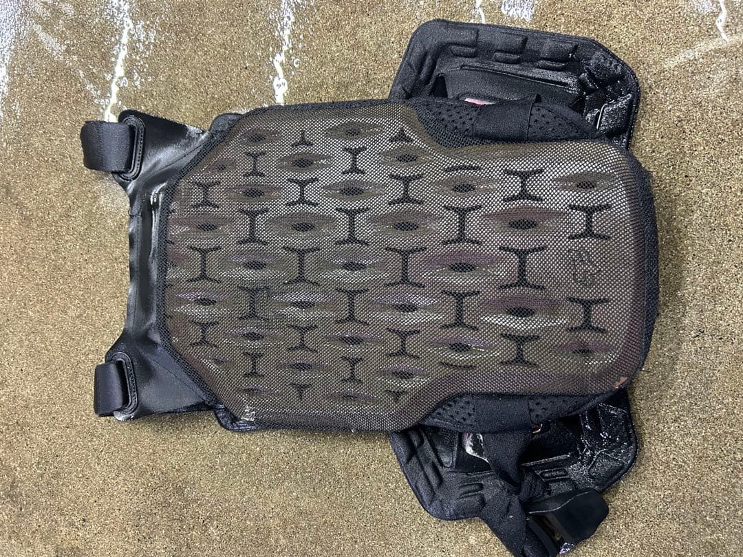 Fox プロテクター M/L ブラック