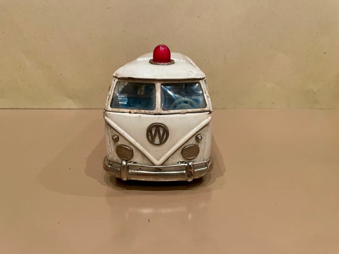 【Volkswagen】 フォルクワーゲン アンビュランス855ミニカー ブリキ