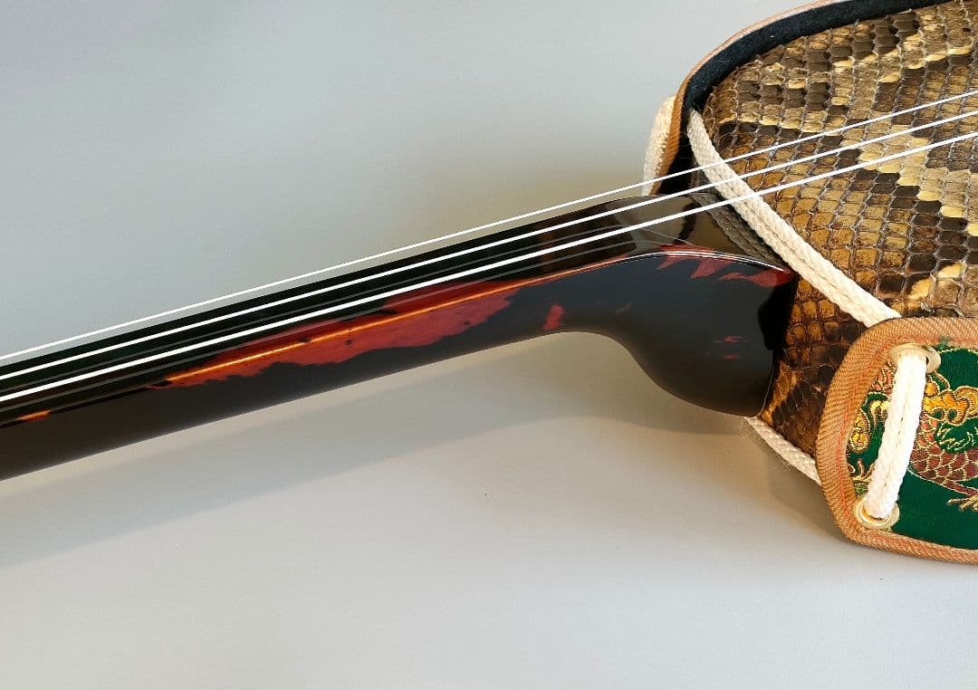 6B 名工平良昌則氏作 八重山黒木ウジラミ材 与那城型三線