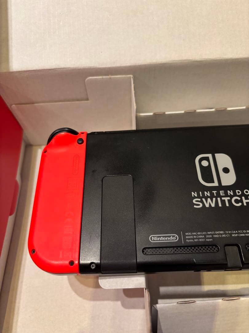 Nintendo Switch 本体　ネオン