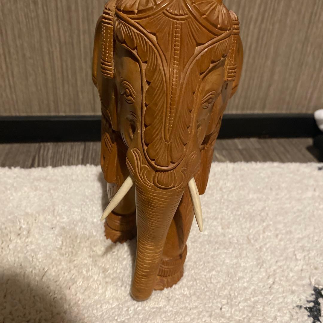 白檀の象の彫刻 約18㎝