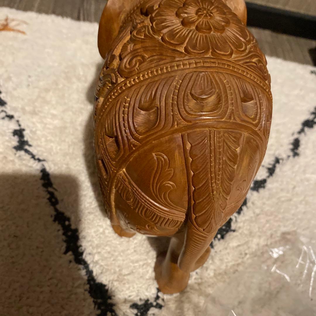 白檀の象の彫刻 約18㎝