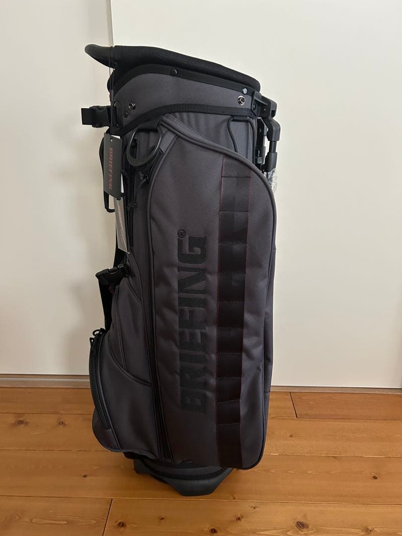BRIEFING グレー キャディバッグ ヘッドカバー付き