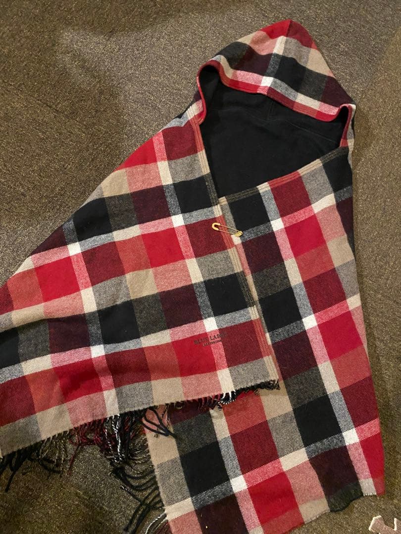 ブルーレーベルクレストブリッジ　ノバチェック柄　フード付大人可愛いあったか羽織り