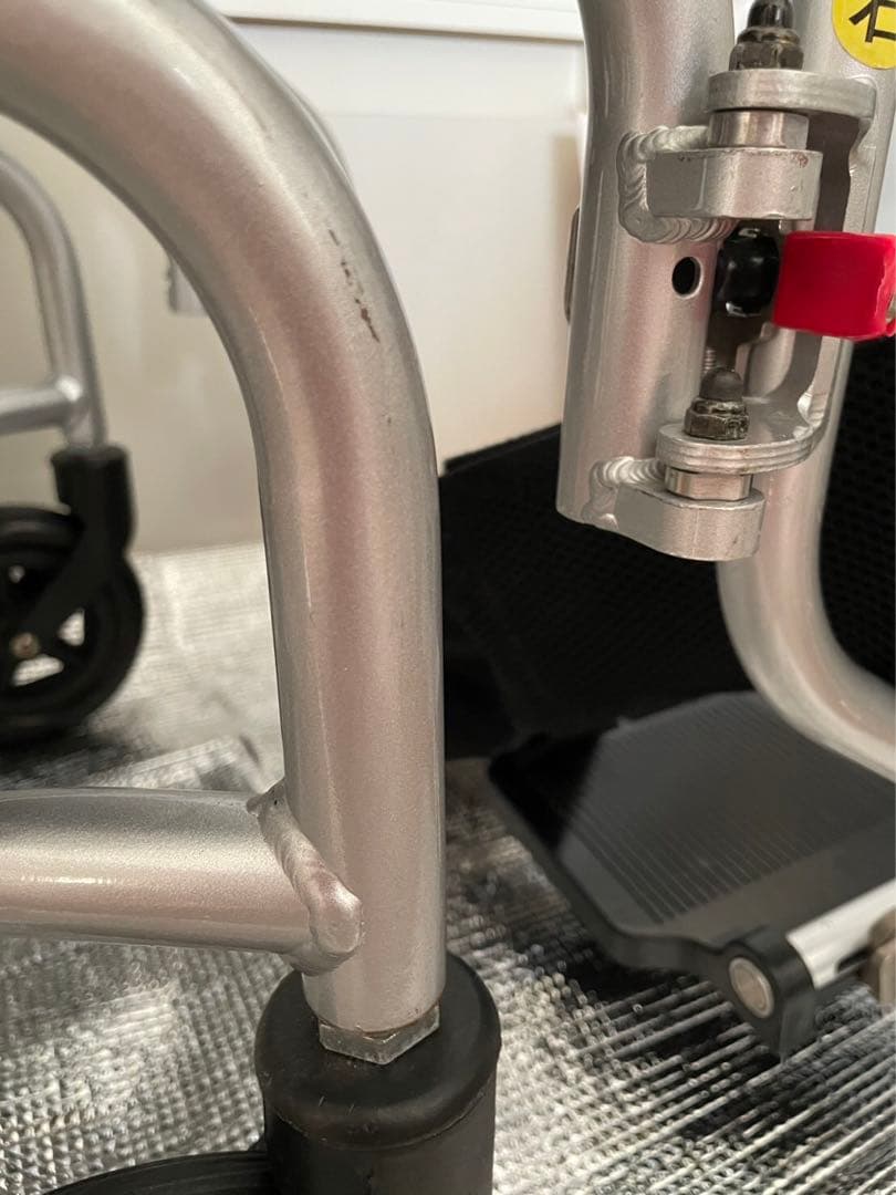 【最終値下げ!12/28までの出品】多機能&リクライニング付車椅子　emigo2