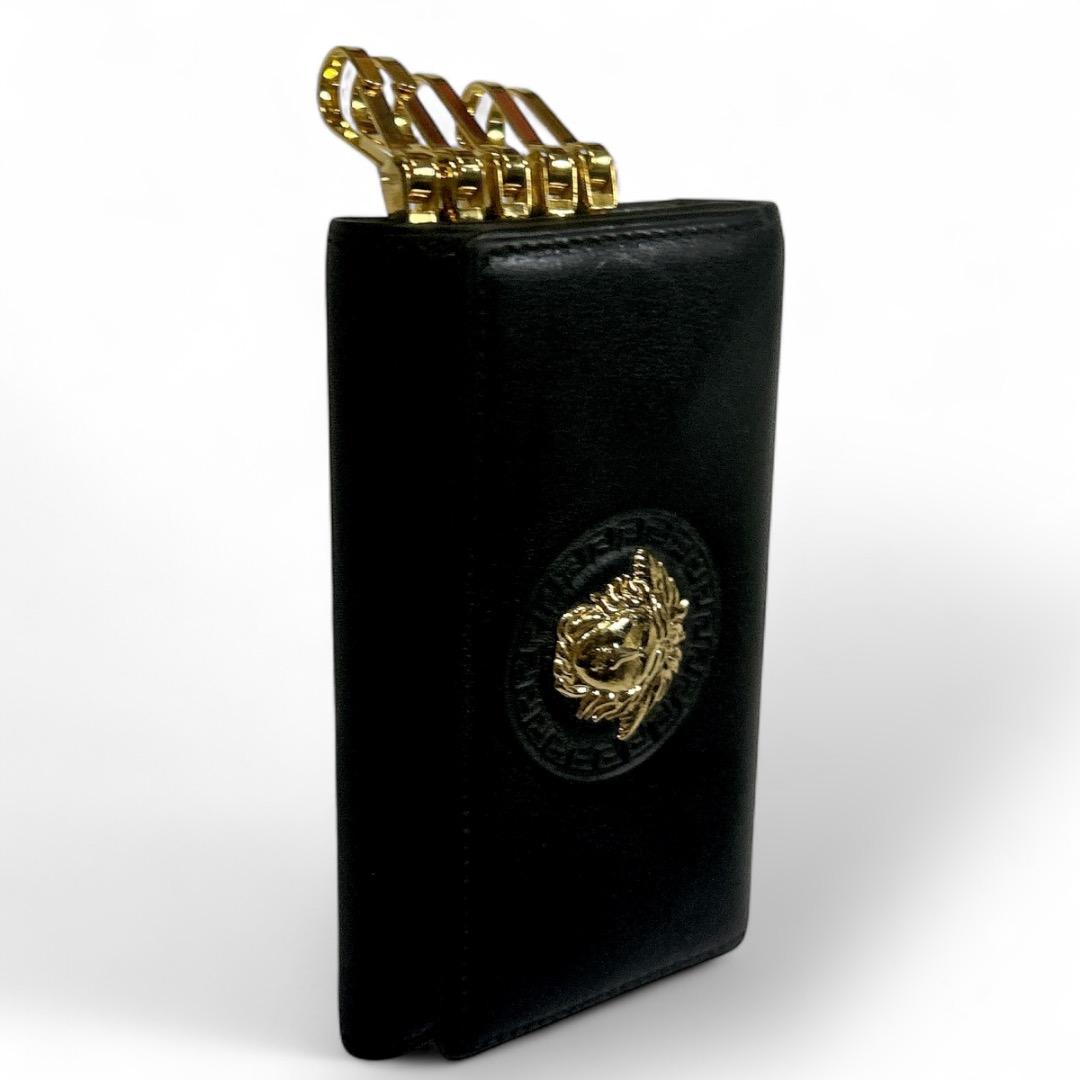 美品 ヴェルサーチ メデューサ 金具 ブラック キーケース　黒　鍵ケース